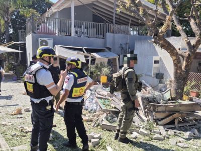 Последствия ударов Хезболлы по домам на севере Израиля. Фото: t.me/yigal_levin Последствия ударов Хезболлы по домам на севере Израиля. Фото: t.me/yigal_levin