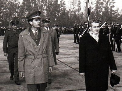 Муаммар Каддафи и Николае Чаушеску, Бухарест, 1974. Фото: ru.wikipedia.org Муаммар Каддафи и Николае Чаушеску, Бухарест, 1974. Фото: ru.wikipedia.org