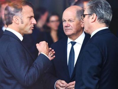Президент Франции Эмманюэль Макрон, канцлер Германии Олаф Шольц и премьер-министр Великобритании Кир Стармер (слева направо). Фото: IMAGO/dts Nachrichtenagentur/ТАСС) Президент Франции Эмманюэль Макрон, канцлер Германии Олаф Шольц и премьер-министр Великобритании Кир Стармер (слева направо). Фото: IMAGO/dts Nachrichtenagentur/ТАСС)