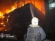 Спасатели ликвидируют пожар после обстрела Одессы, 22.04.25. Фото: ГСЧС Украины