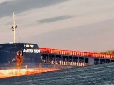 Тонущий сухогруз. Фото: news-pravda.com Тонущий сухогруз. Фото: news-pravda.com