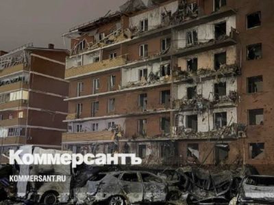 Повреждение дома. Фото: "Коммерсант"