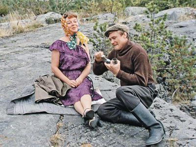 Кадр из к/ф "Любовь и голуби". Кадр из к/ф "Любовь и голуби".