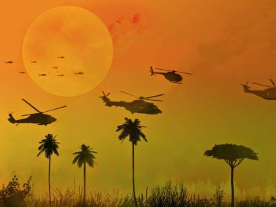 Кадр из фильма "Апокалипсис сегодня" Фрэнсиса Форда Копполы Кадр из фильма "Апокалипсис сегодня" Фрэнсиса Форда Копполы