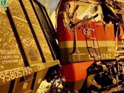 Столкновение вагона и локомотива. Фото: РИА "Новости"